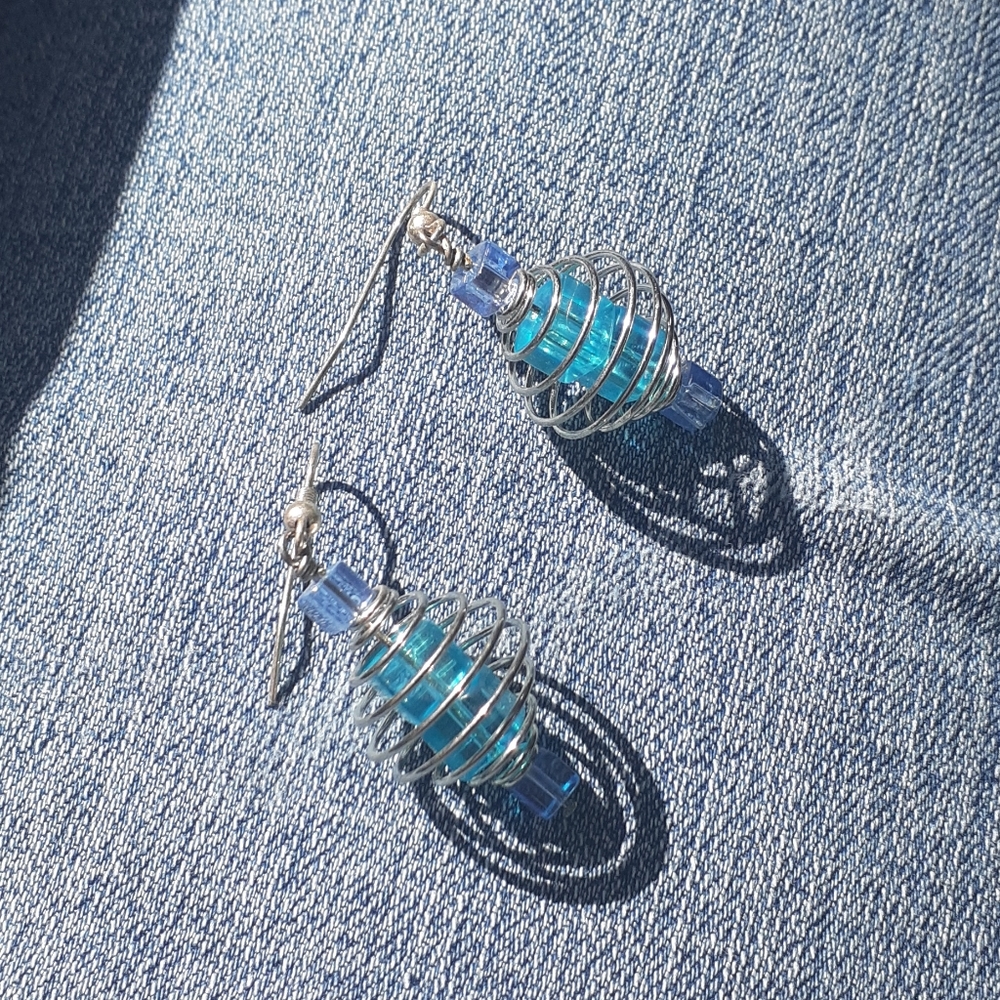 NWT Handcrafted Jetson Wide Swirl Earrings, Blue